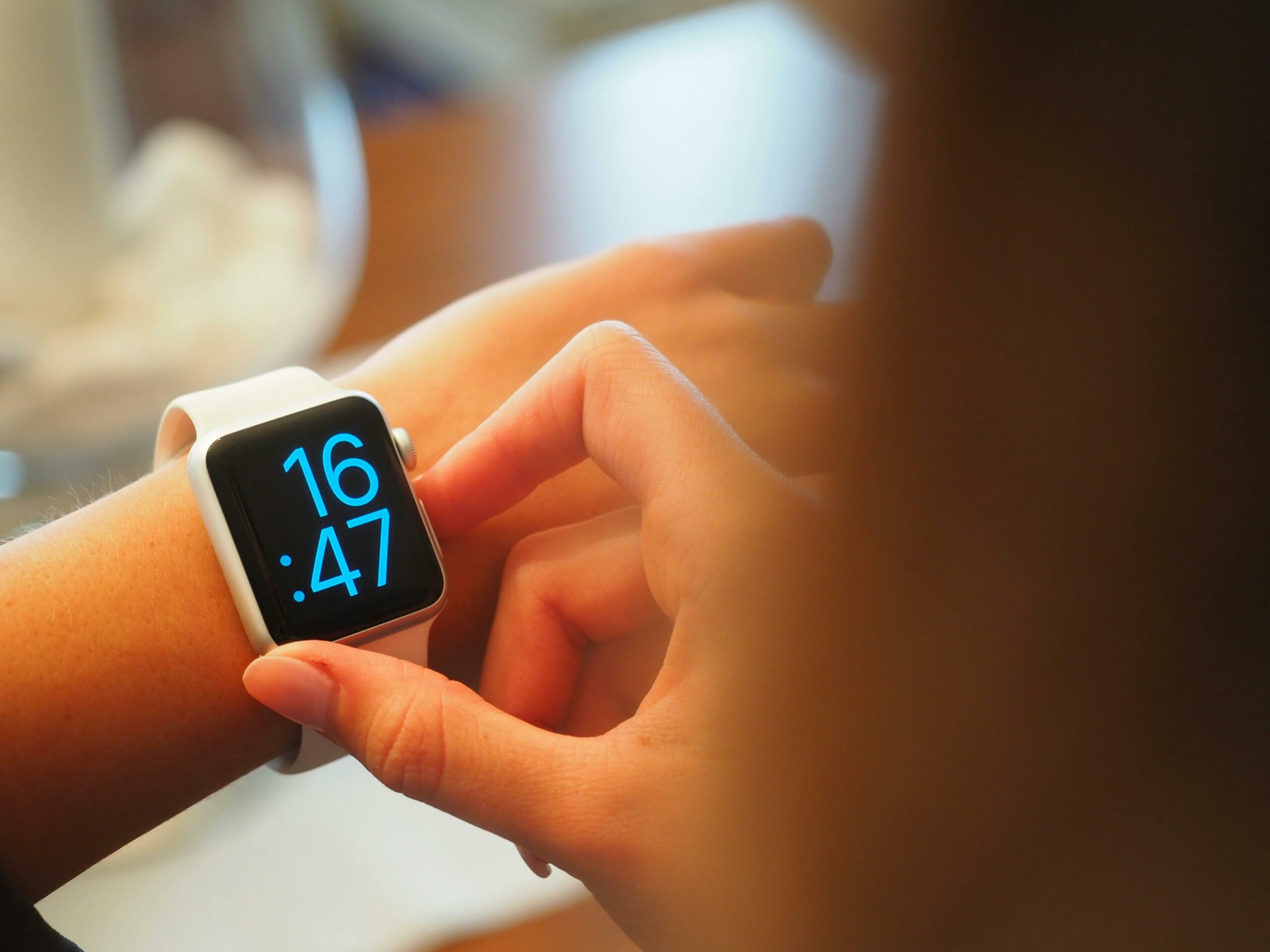 Smartwatch na Twoim nadgarstku: Czy może ujawnić objawy choroby Huntingtona?